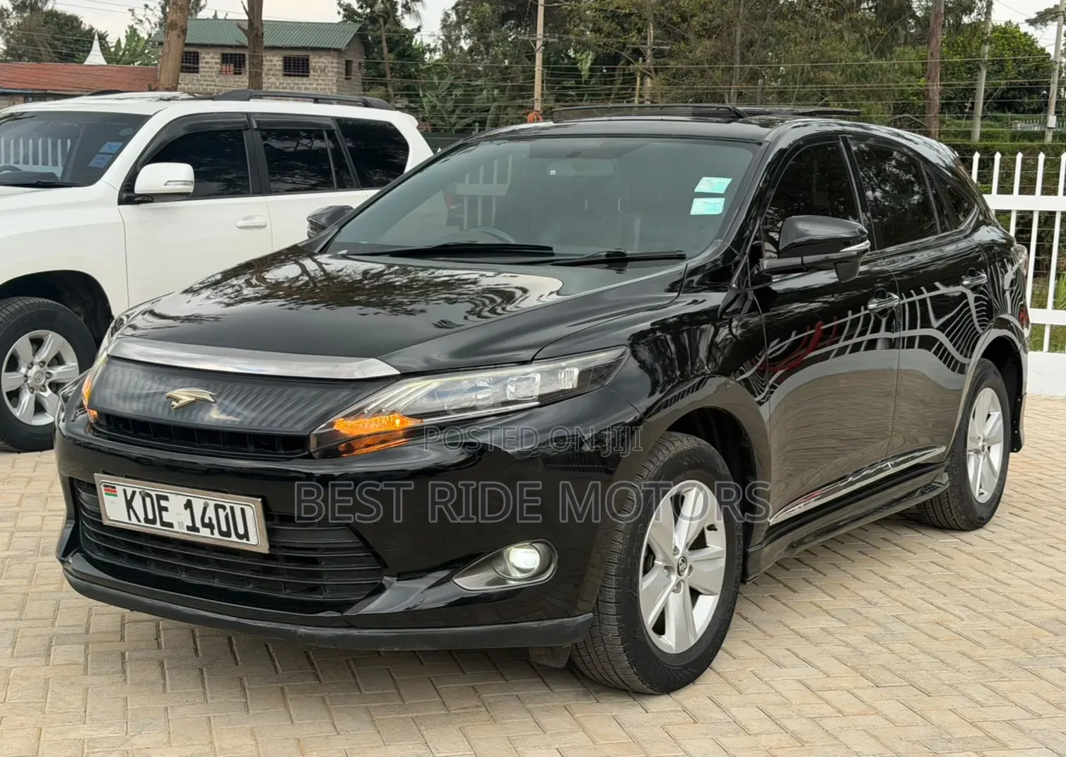 Toyota Harrier 2.0 2015 Black