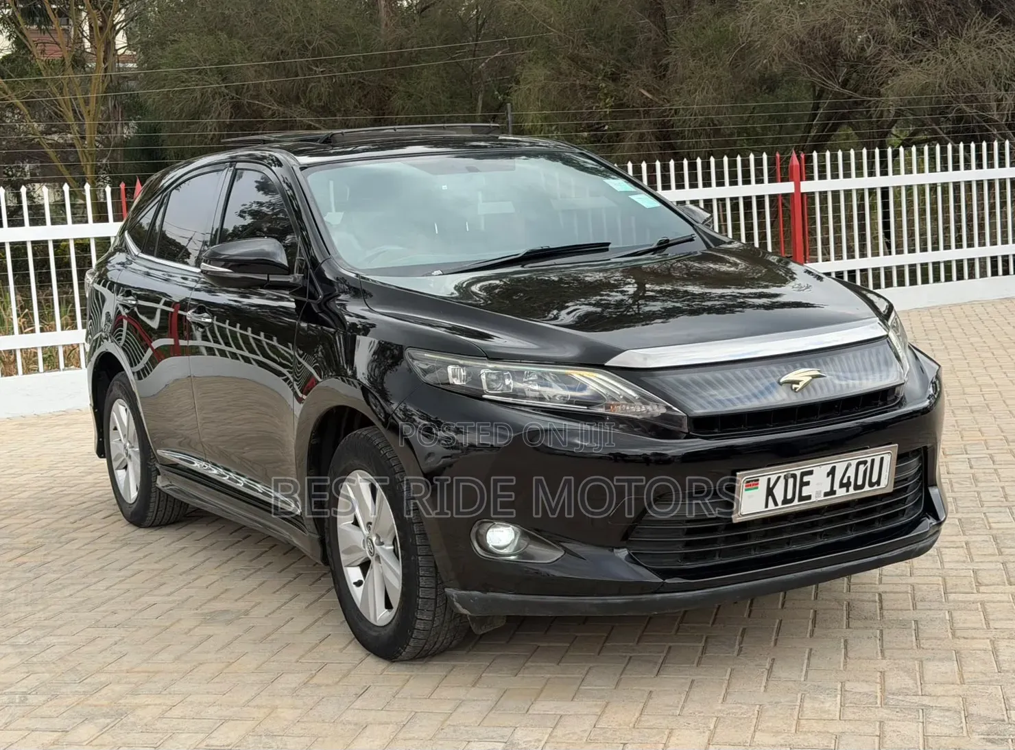 Toyota Harrier 2.0 2015 Black