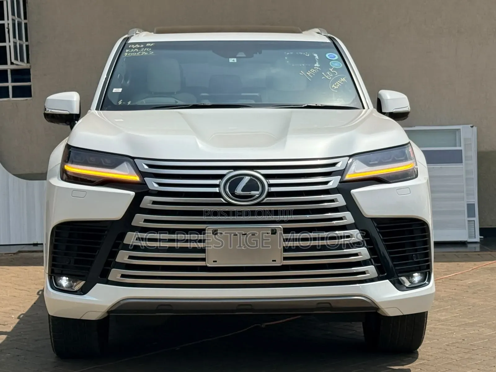 Lexus LX 600 2022 White