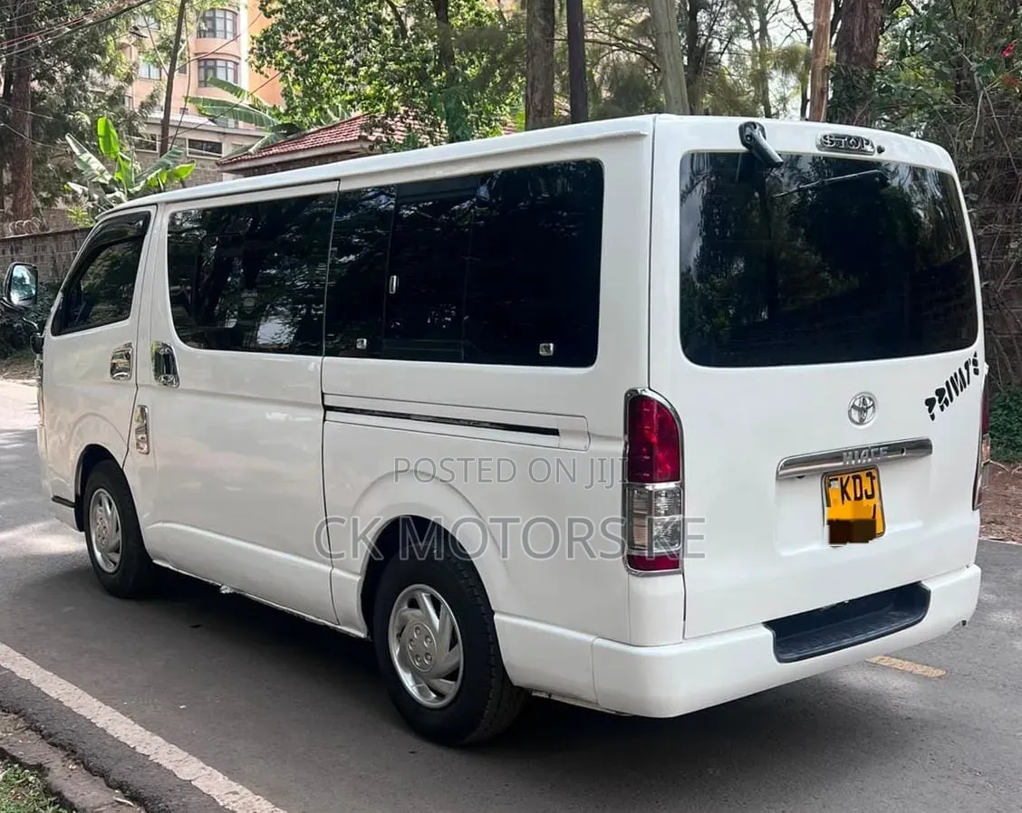 Toyota HiAce 2016 White