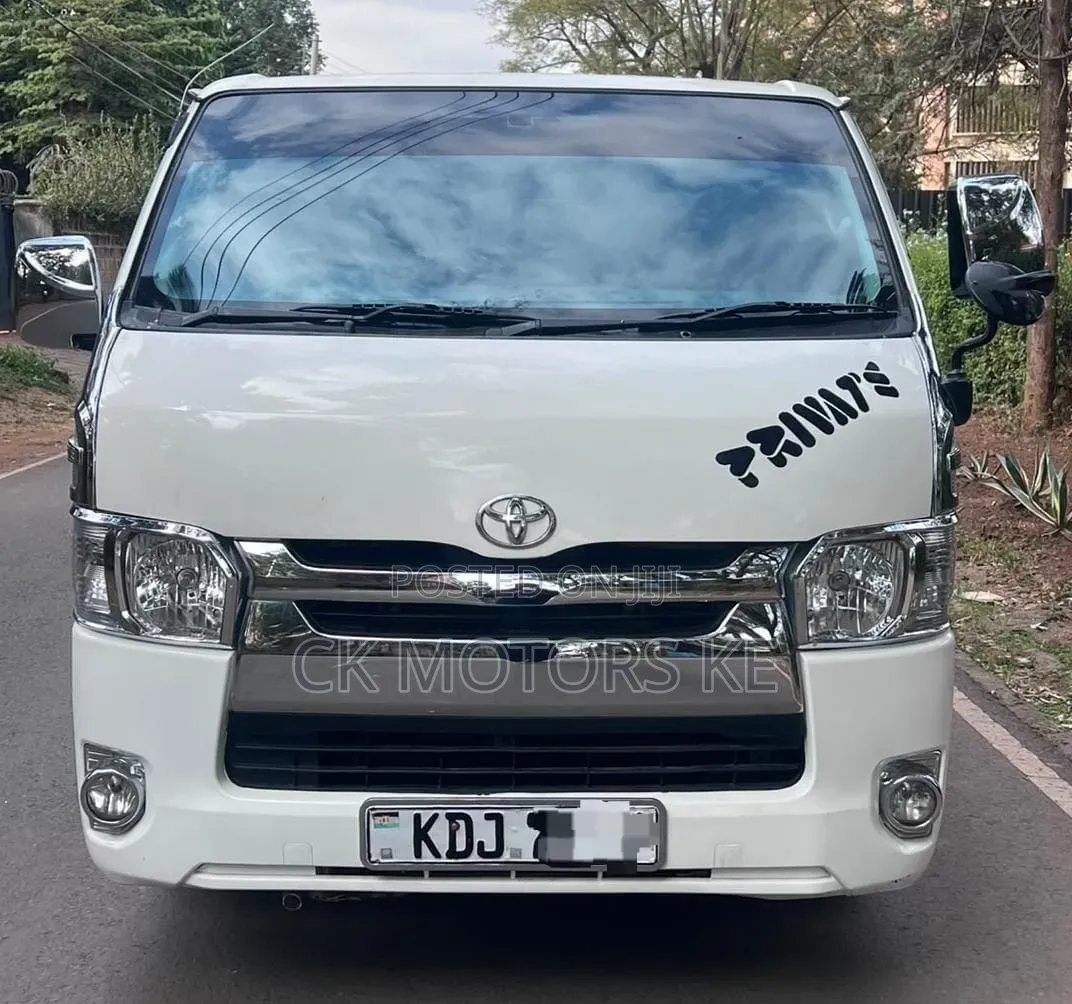 Toyota HiAce 2016 White