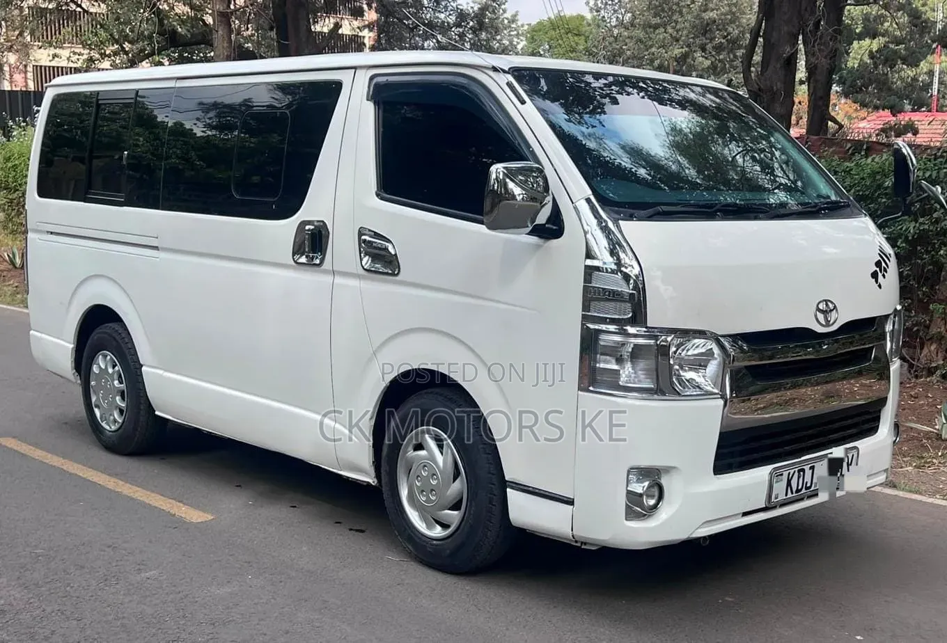 Toyota HiAce 2016 White