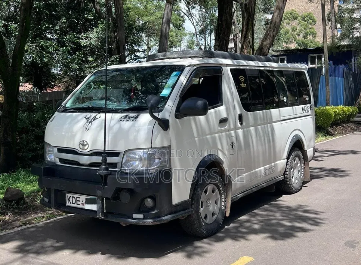 Toyota HiAce 2014 White