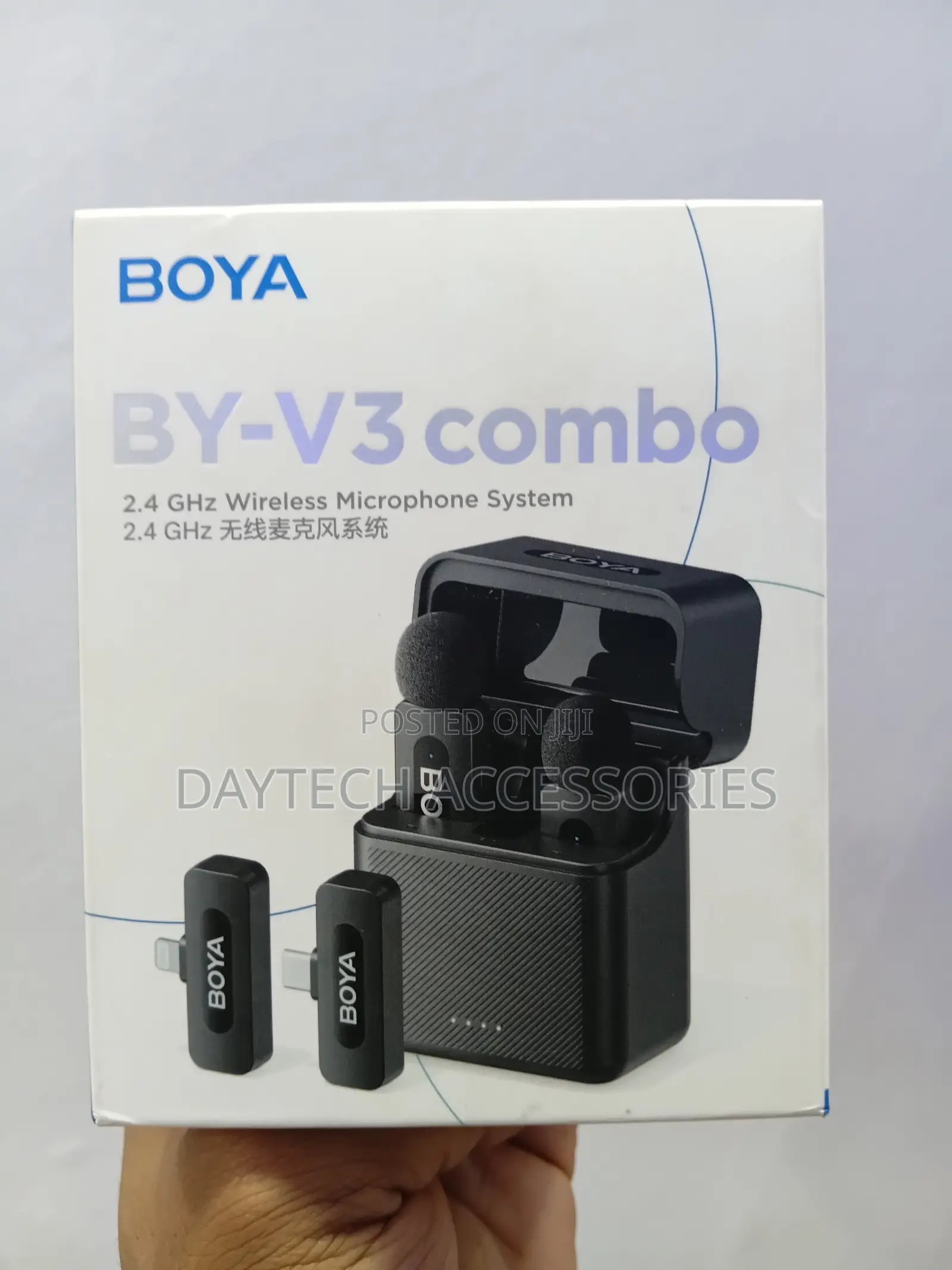 BOYA BY-V3 2-Person Wireless Microphone Lightning Type C Connector.