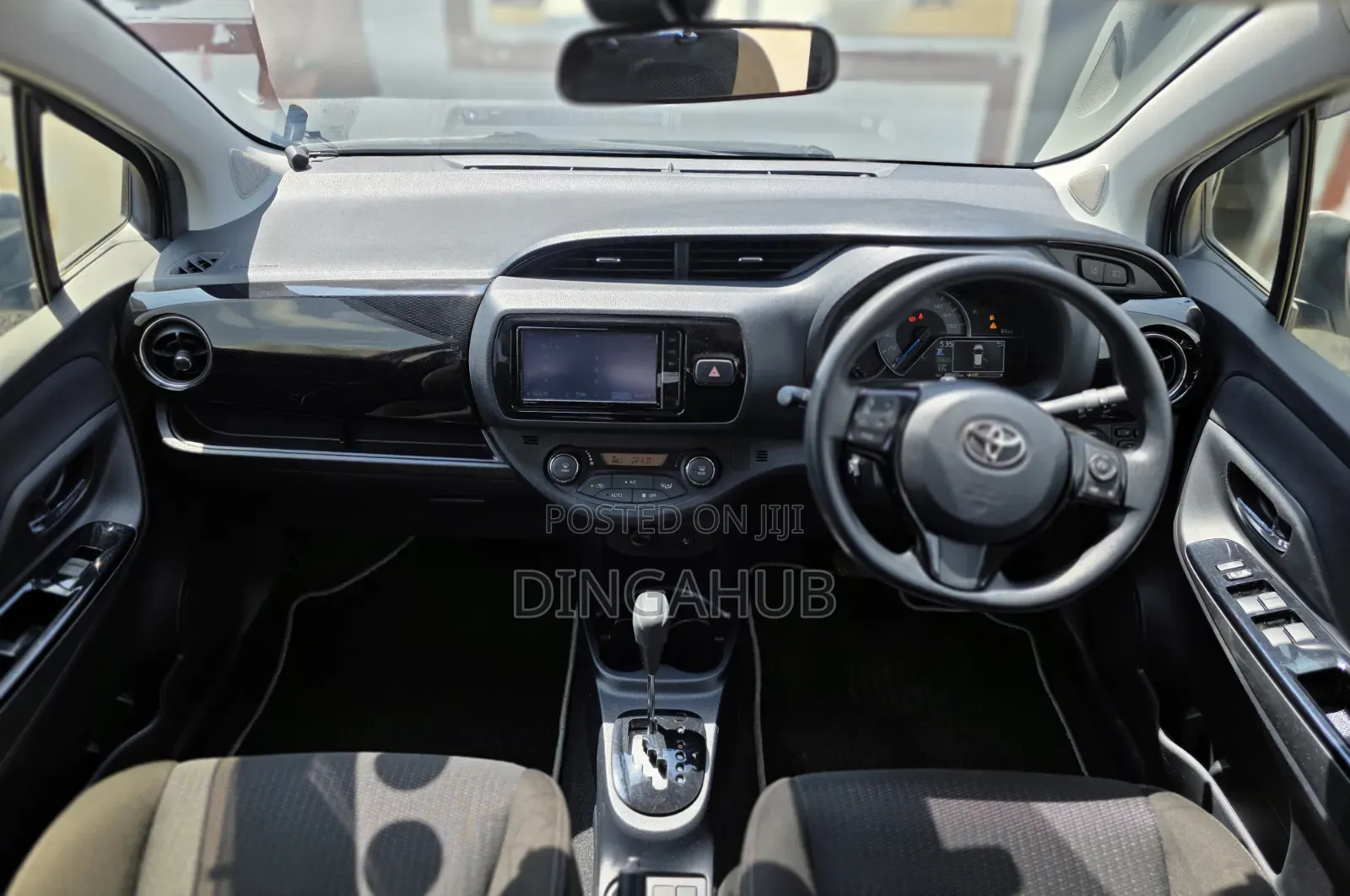 Toyota Vitz 1.5 FWD Hybrid 5dr 2019 White