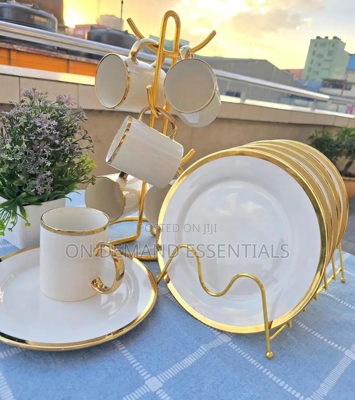 12 All White Gold Gold Dinner Set