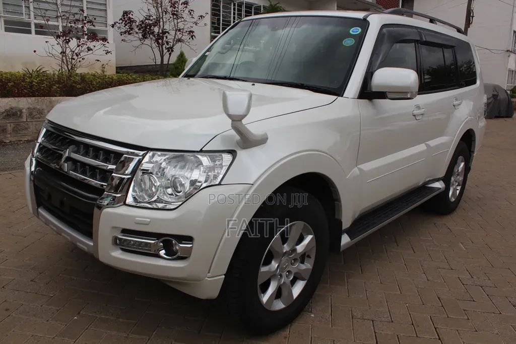 Mitsubishi Pajero 2019 White