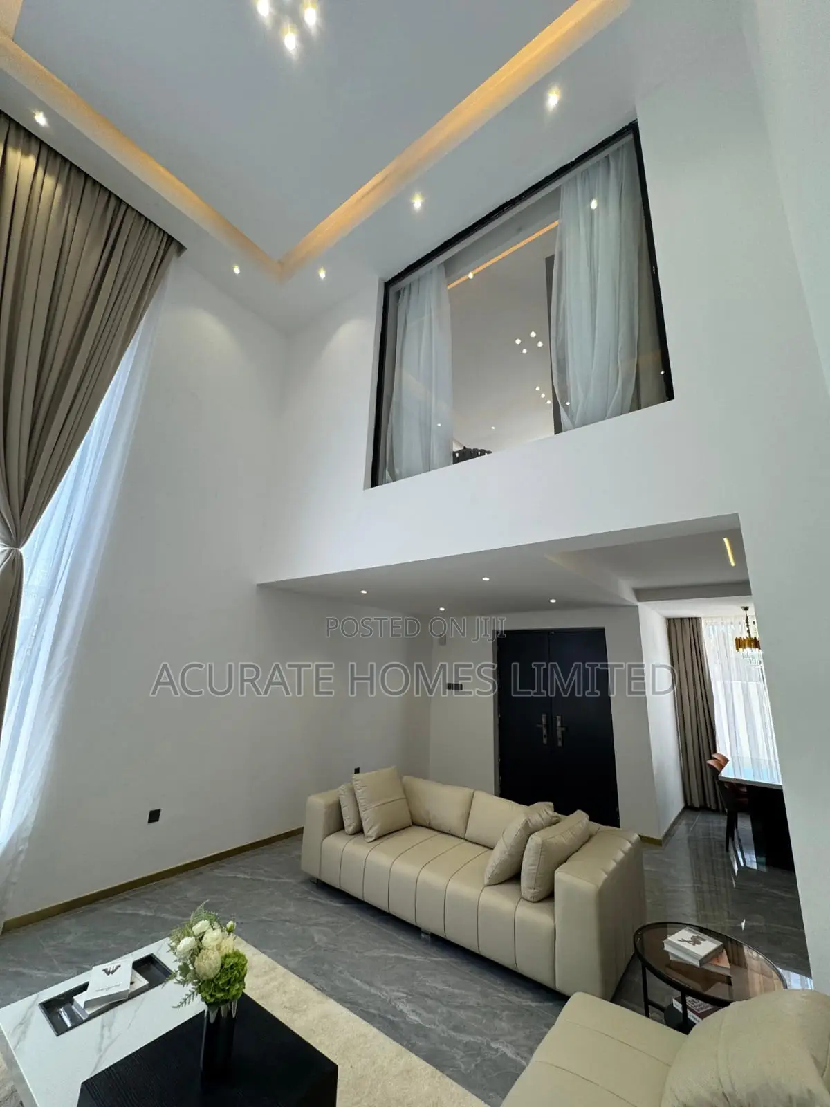 5bdrm Maisonette in Regen for sale