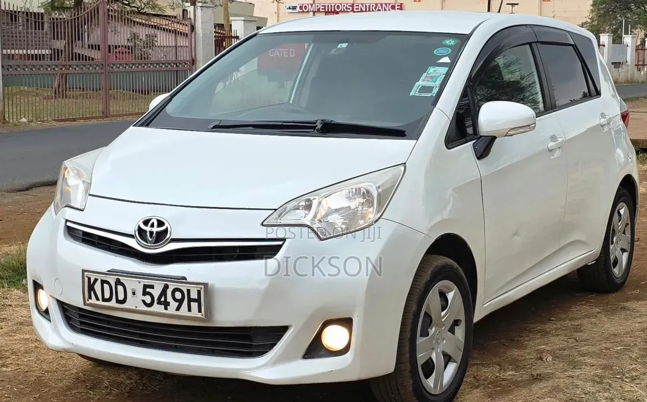 Toyota Ractis 2014 Silver