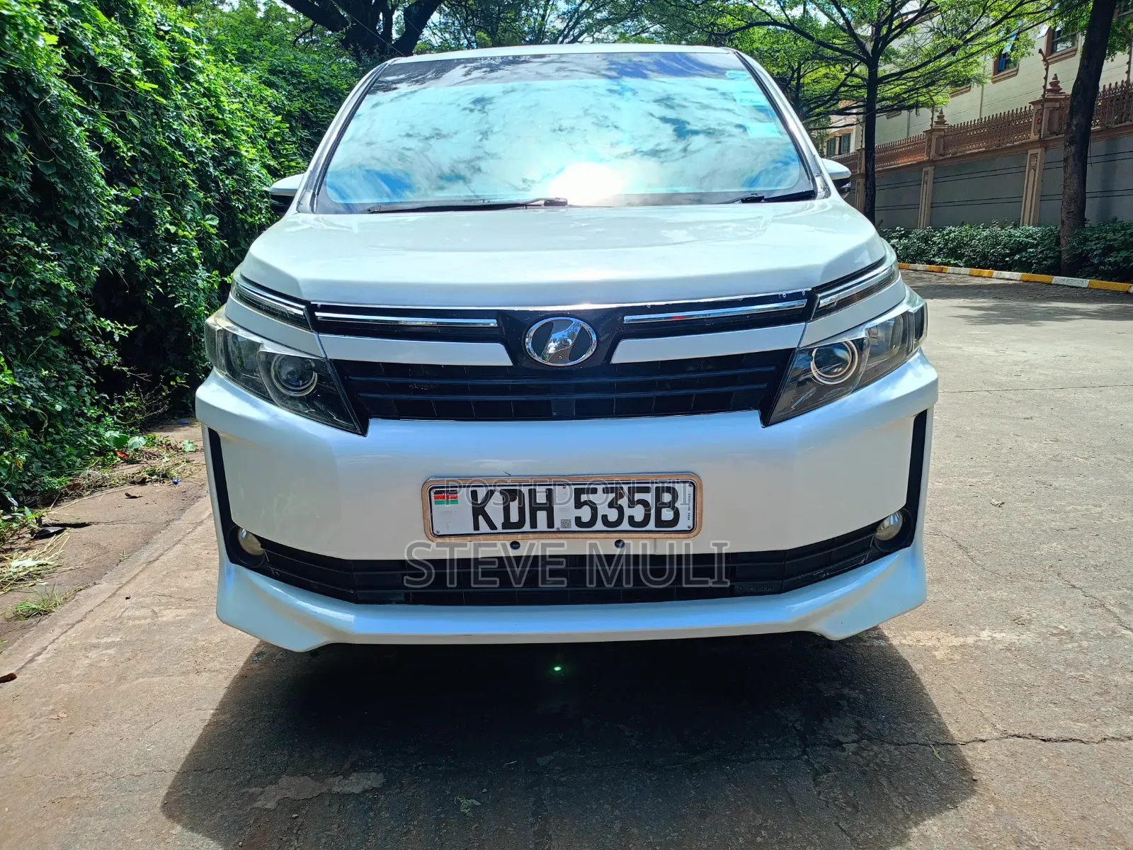 Toyota Voxy 2016 White