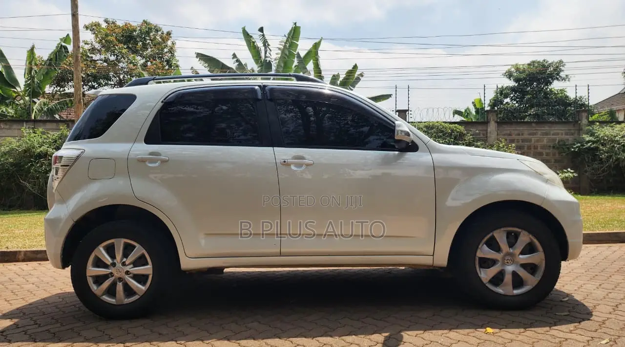Toyota Rush 2012 White