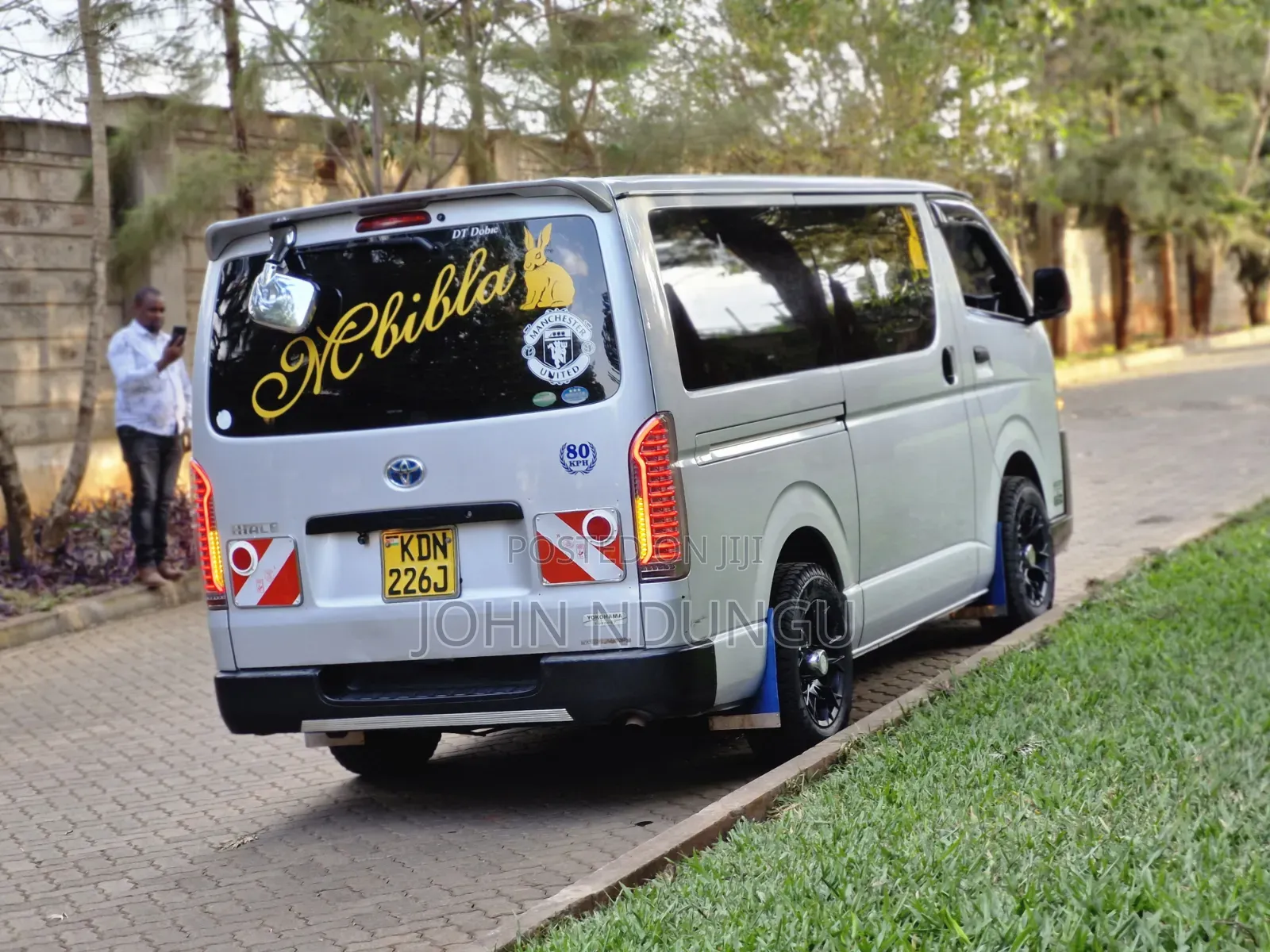 Toyota HiAce 2016 Silver