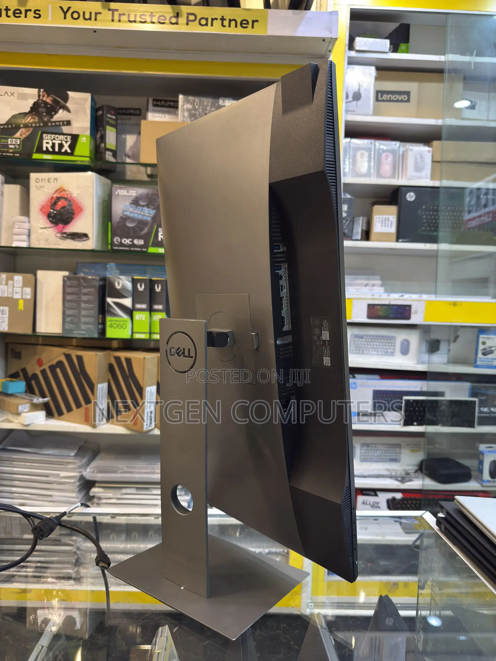 Dell U2720Q (3840 X 2160P) IPS USB-C Frameless Display Monitor