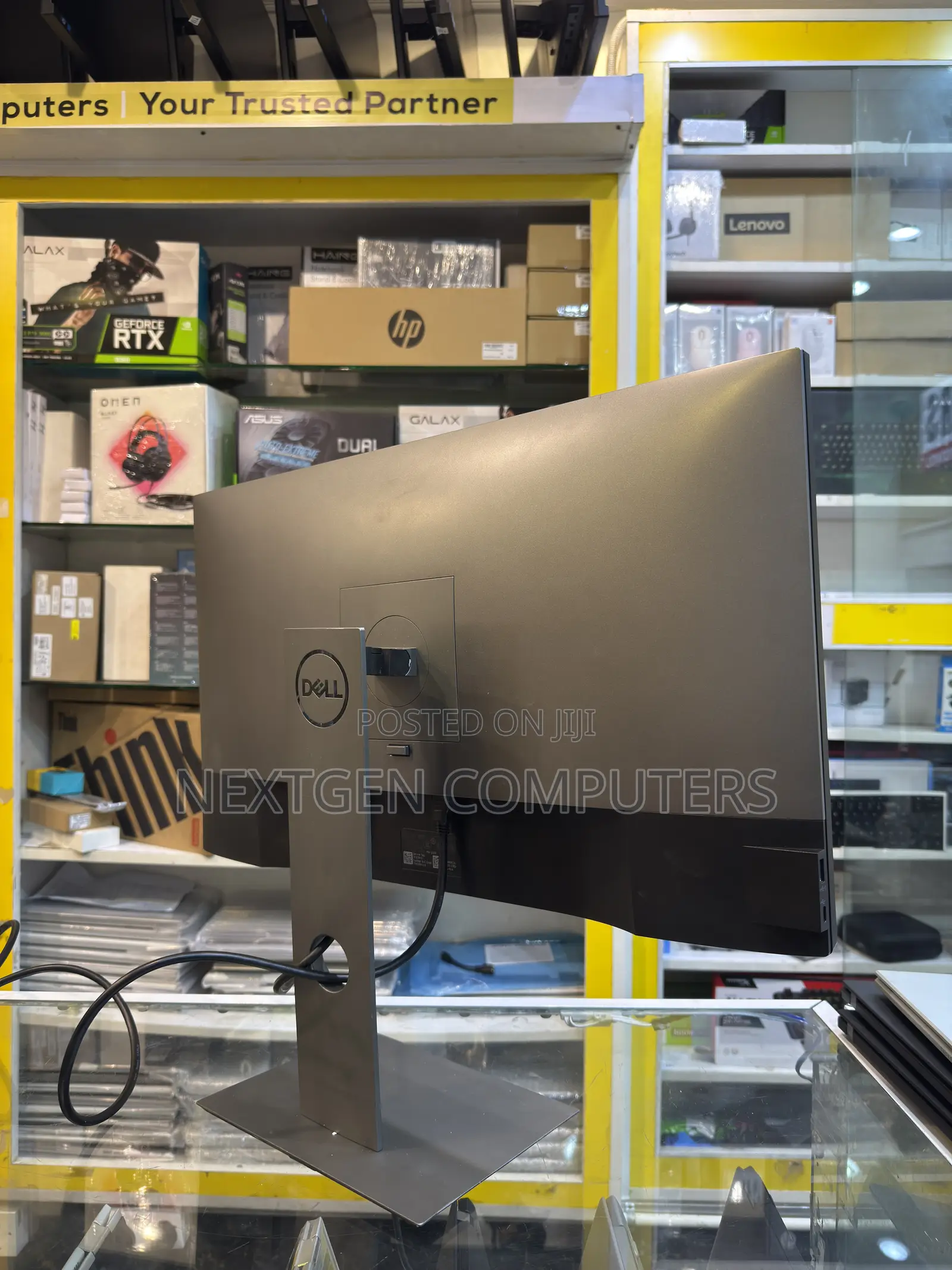 Dell U2720Q (3840 X 2160P) IPS USB-C Frameless Display Monitor