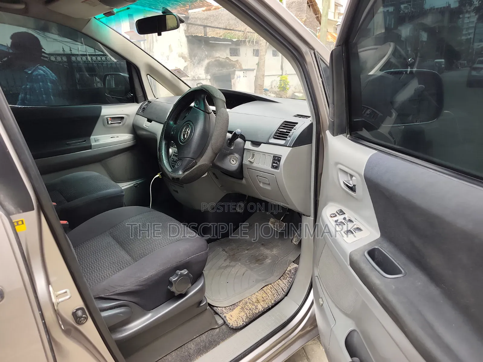 Toyota Voxy 2007 Gray