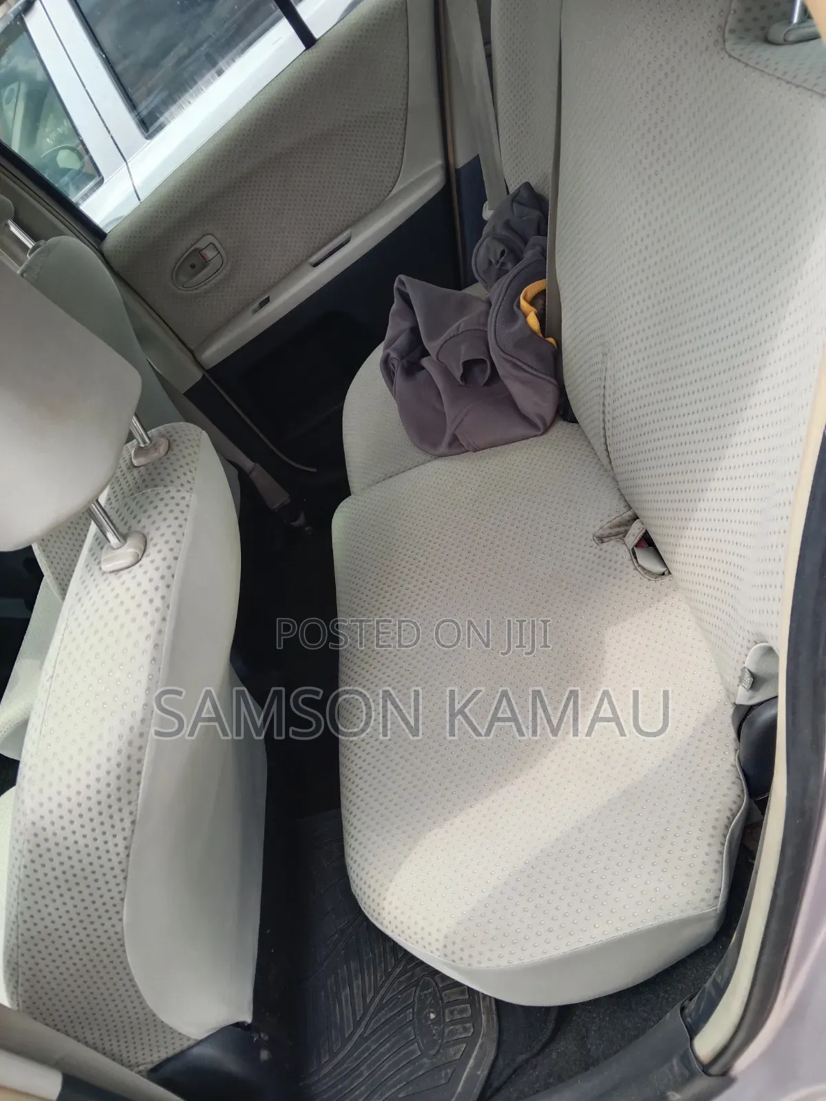 Toyota Vitz 2006 Beige