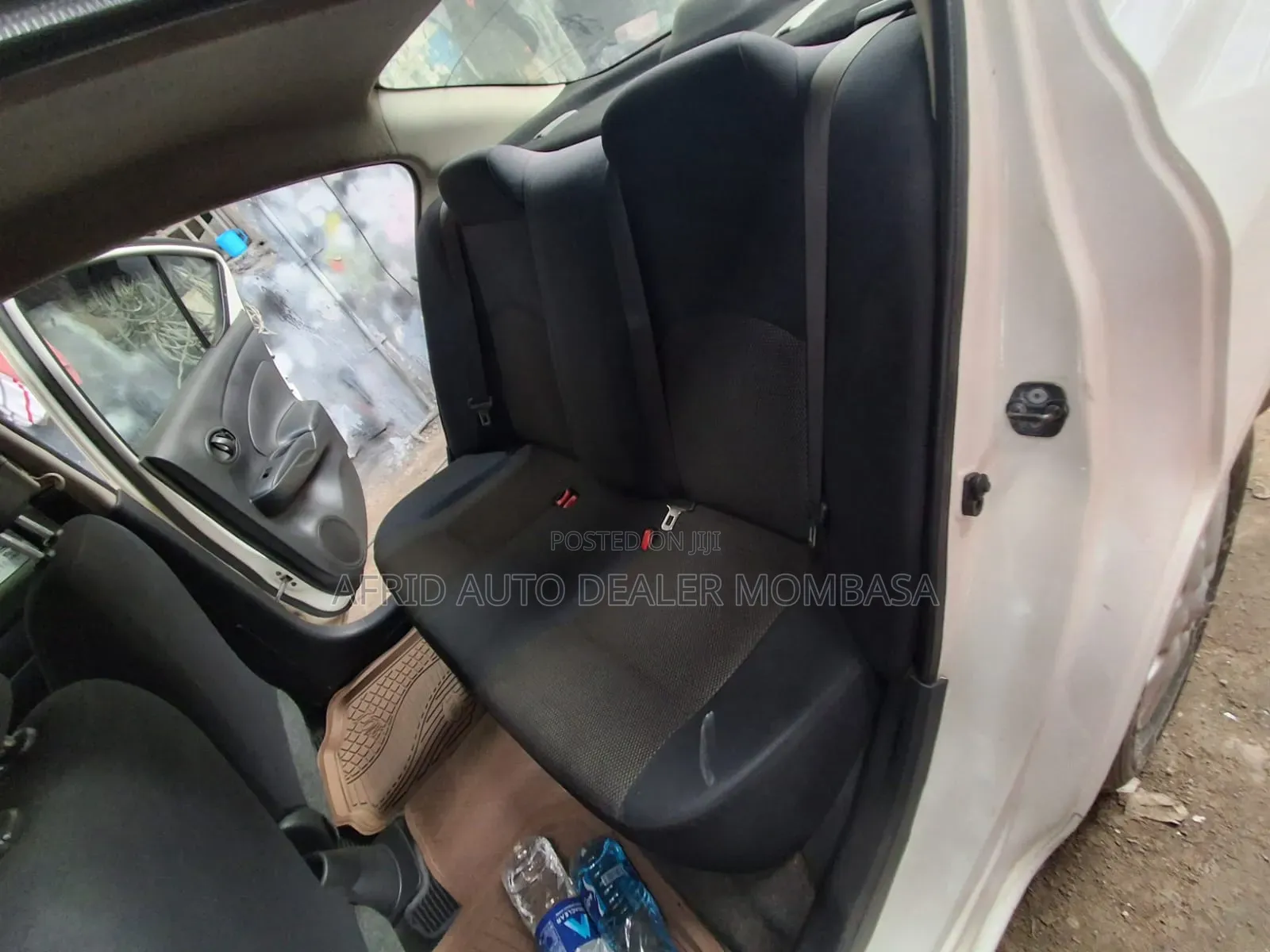 Toyota HiAce 2019 White