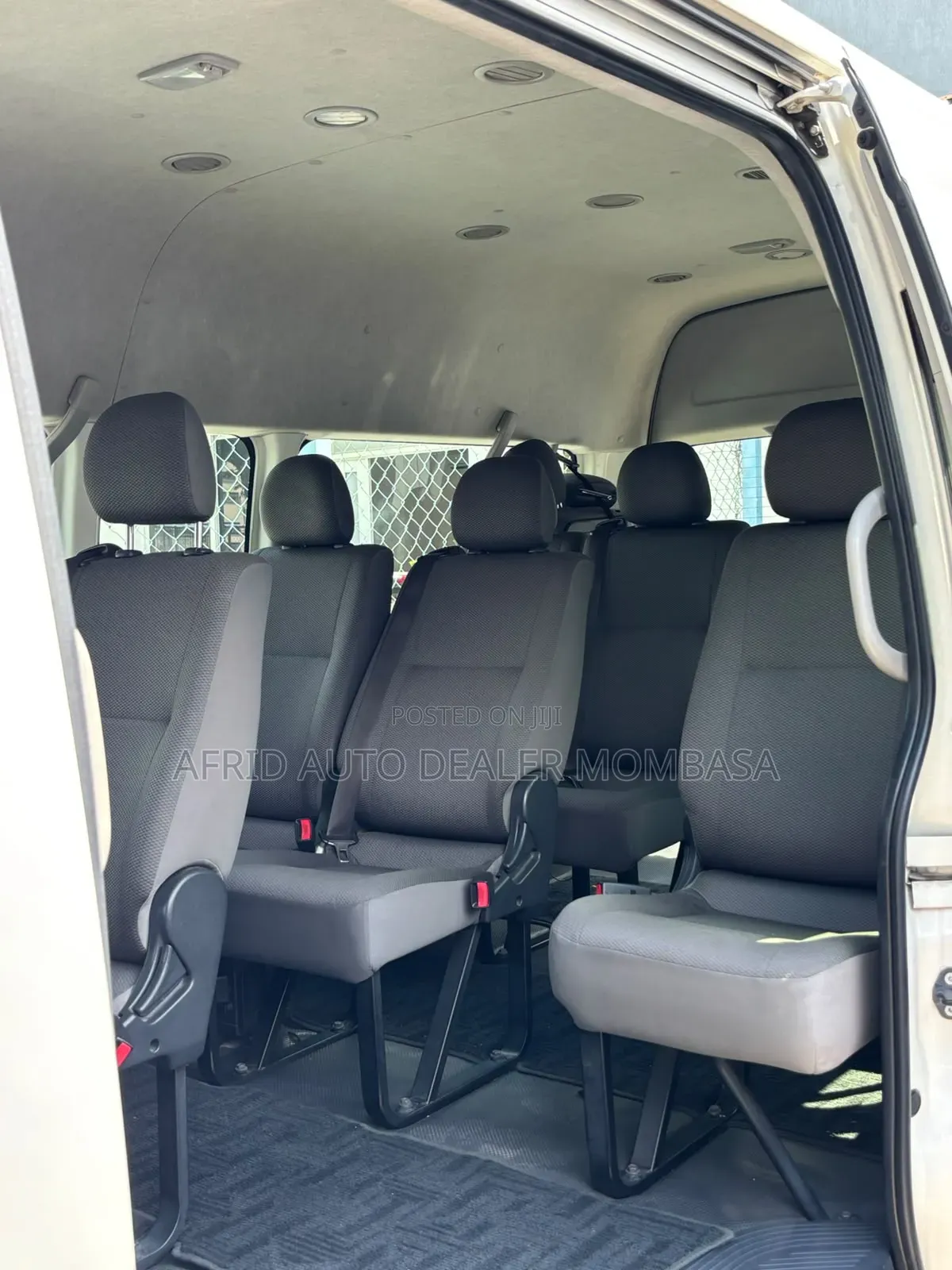 Toyota HiAce 2019 White