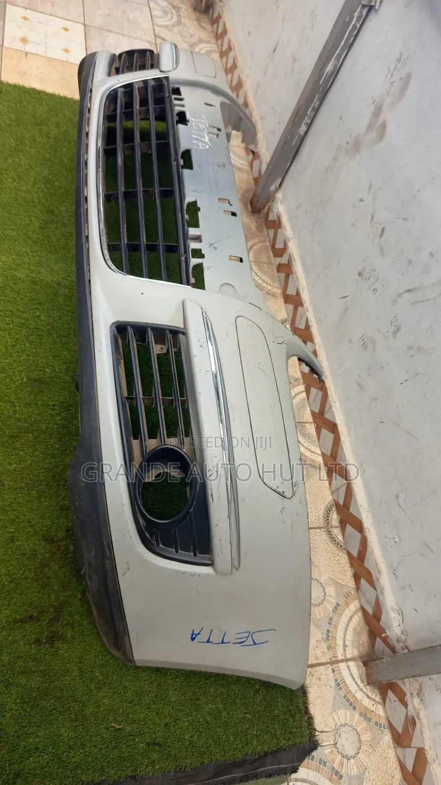 Volkswagen Jetta Bumper Front