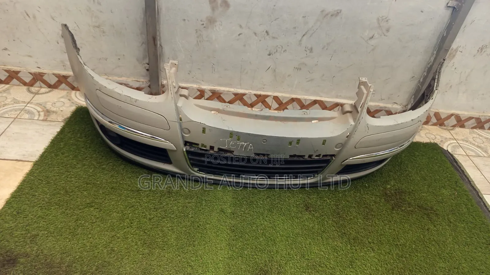 Volkswagen Jetta Bumper Front