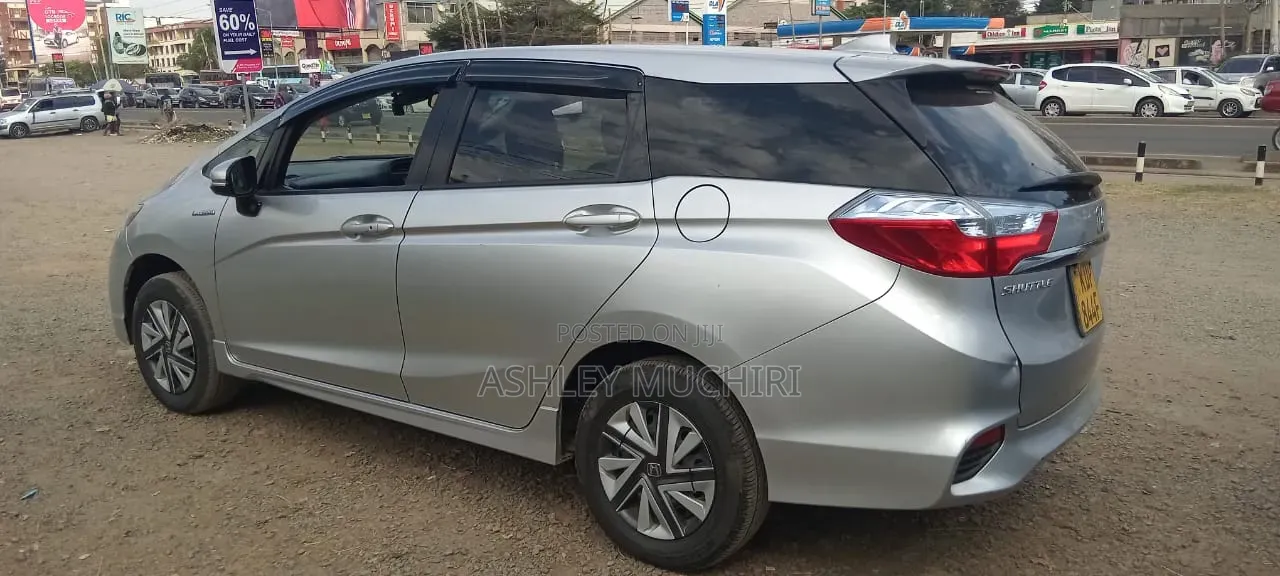 Honda Shuttle 2017 Silver
