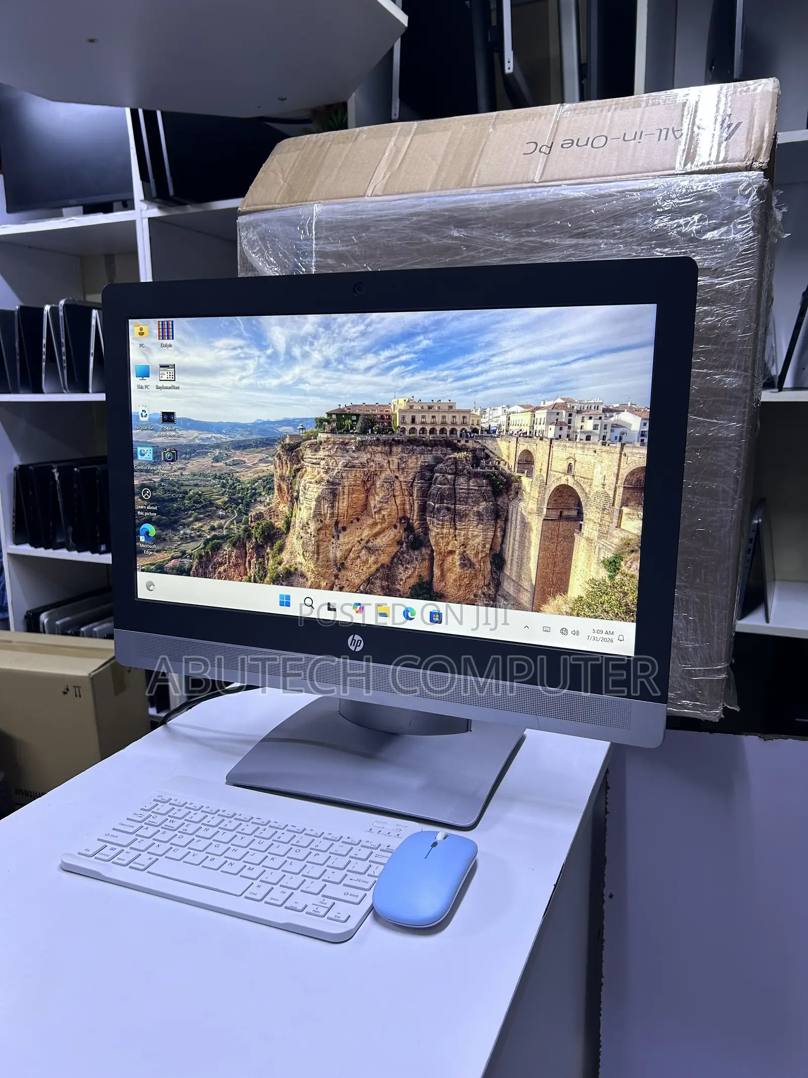 Desktop Computer HP ProOne 600 8GB Intel Core i5 SSD 256GB