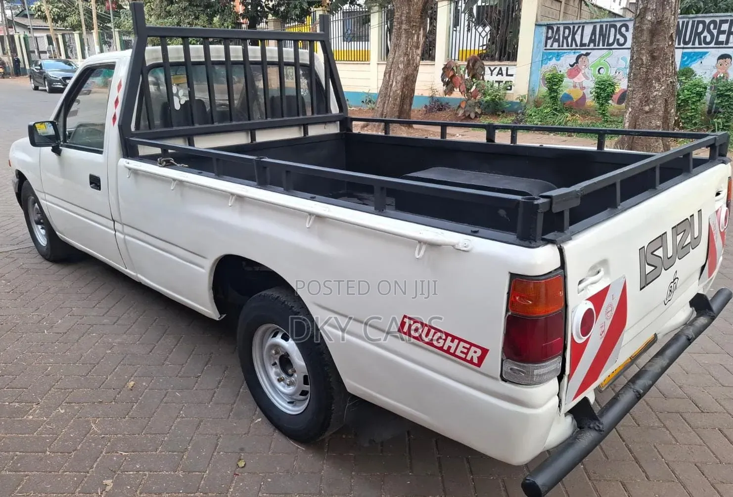 Isuzu Tougher 1998 White
