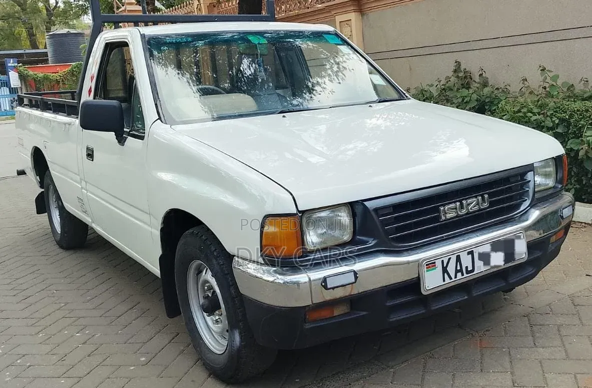 Isuzu Tougher 1998 White