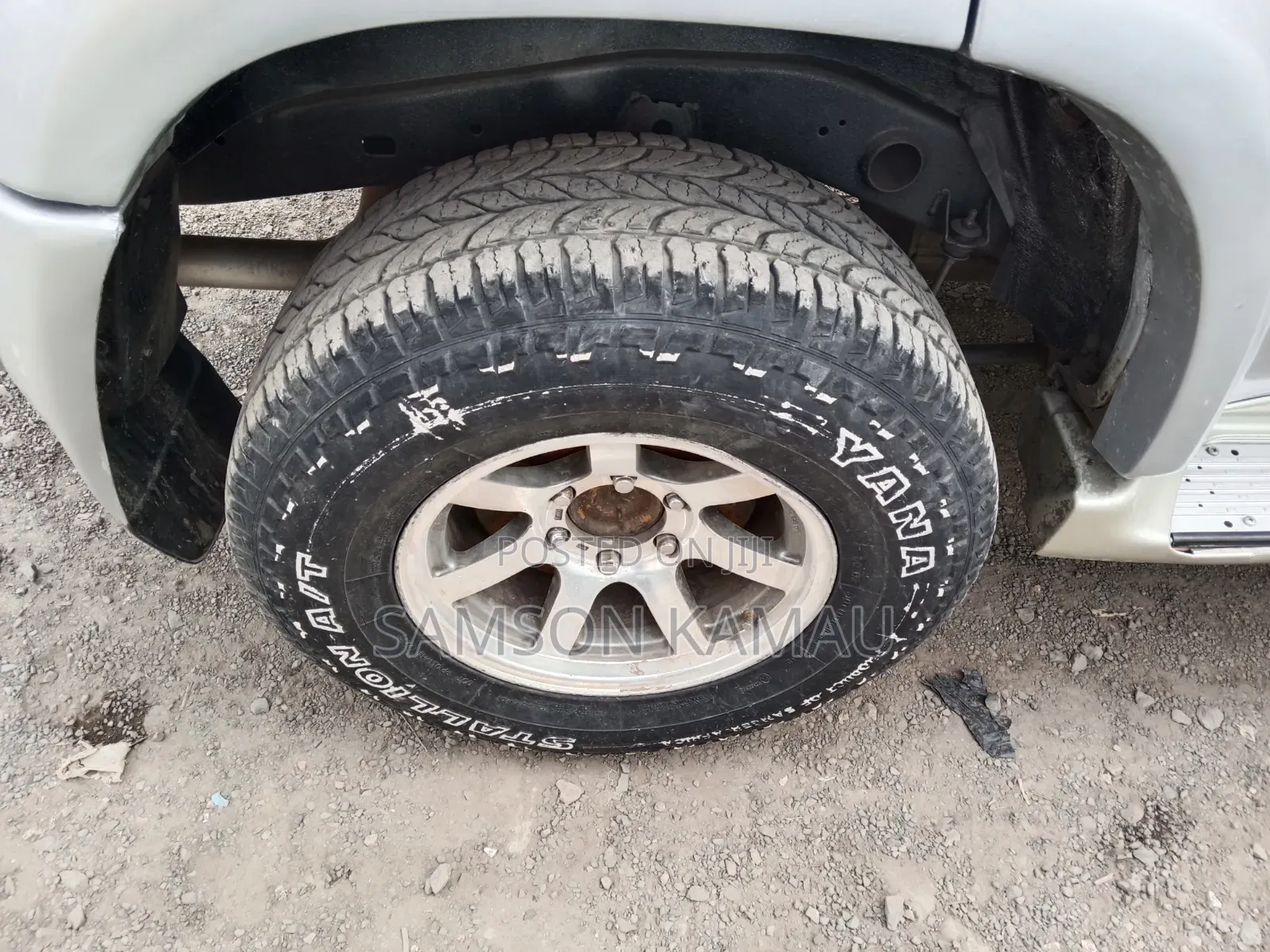 Toyota Hilux Surf 2000 Beige
