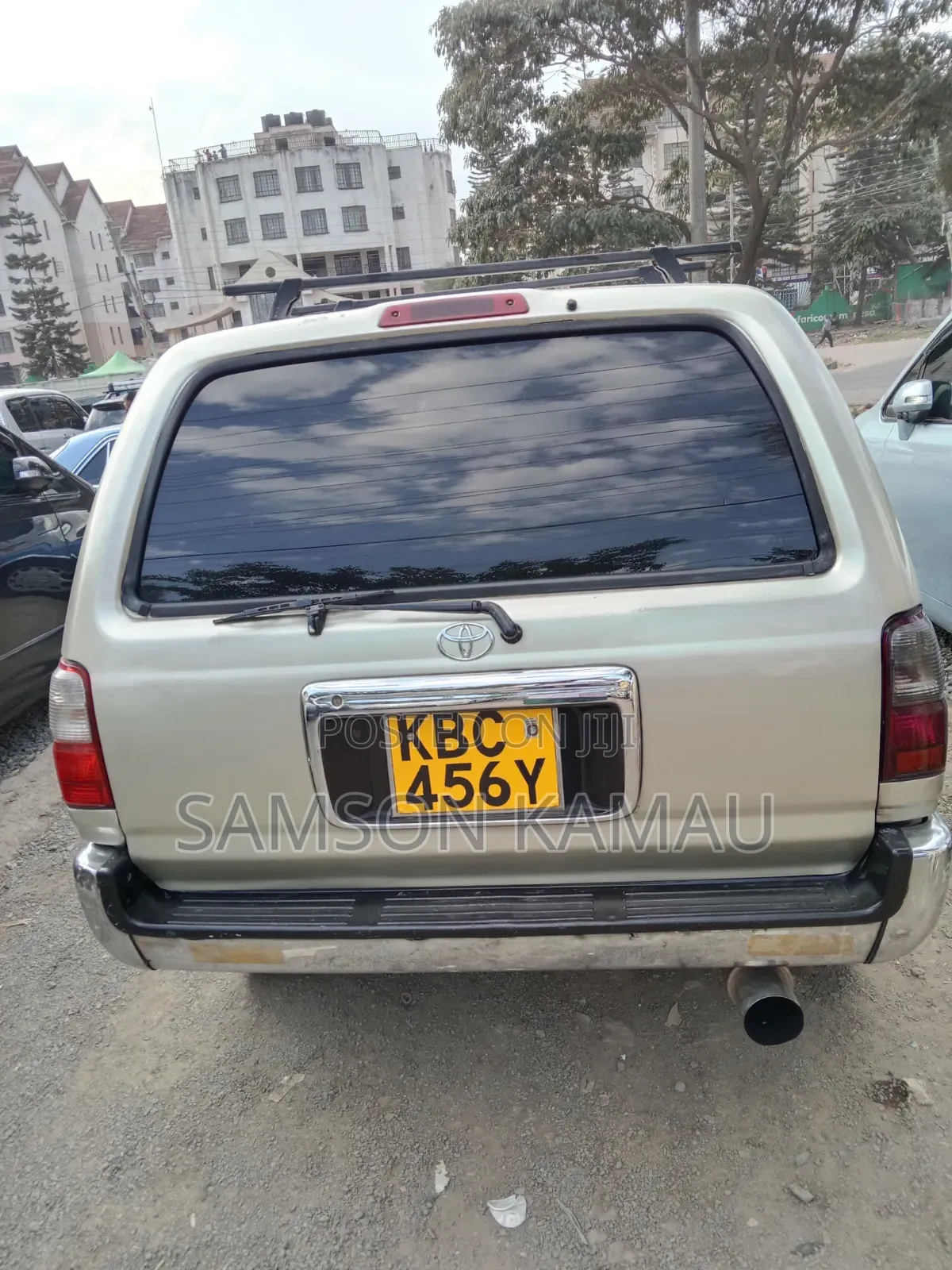 Toyota Hilux Surf 2000 Beige