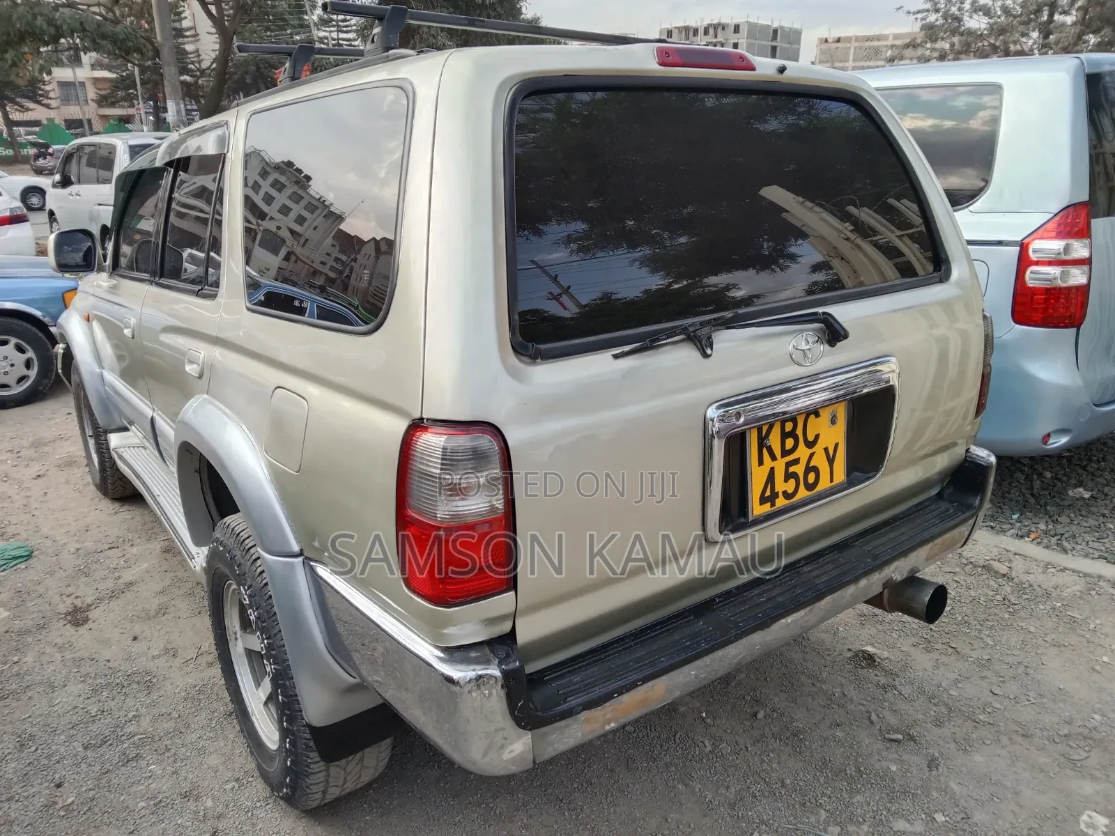 Toyota Hilux Surf 2000 Beige