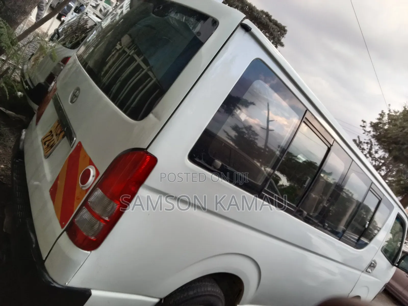 Toyota HiAce 2009 White