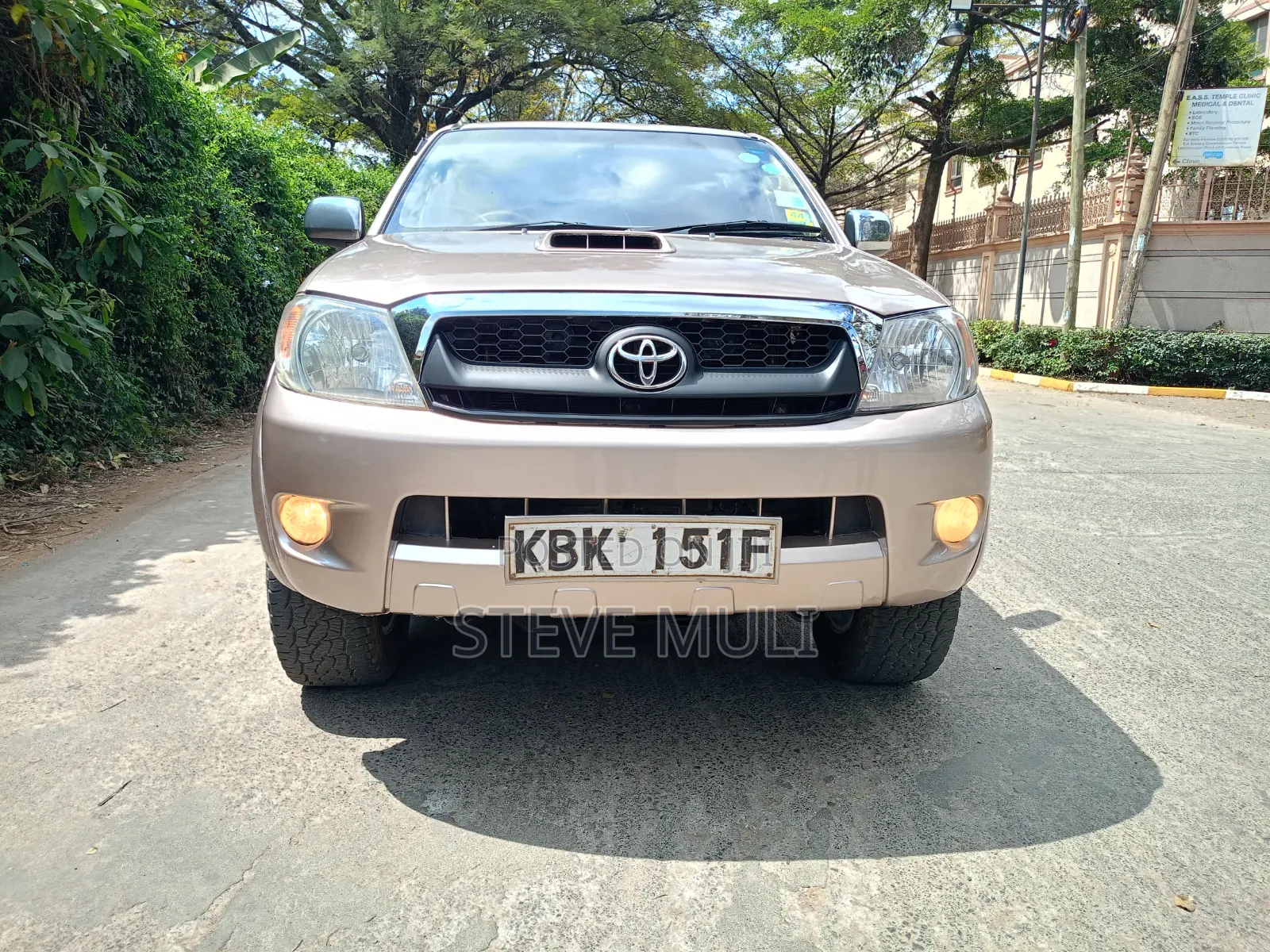 Toyota Hilux 2.5 Cab 2005 Gold
