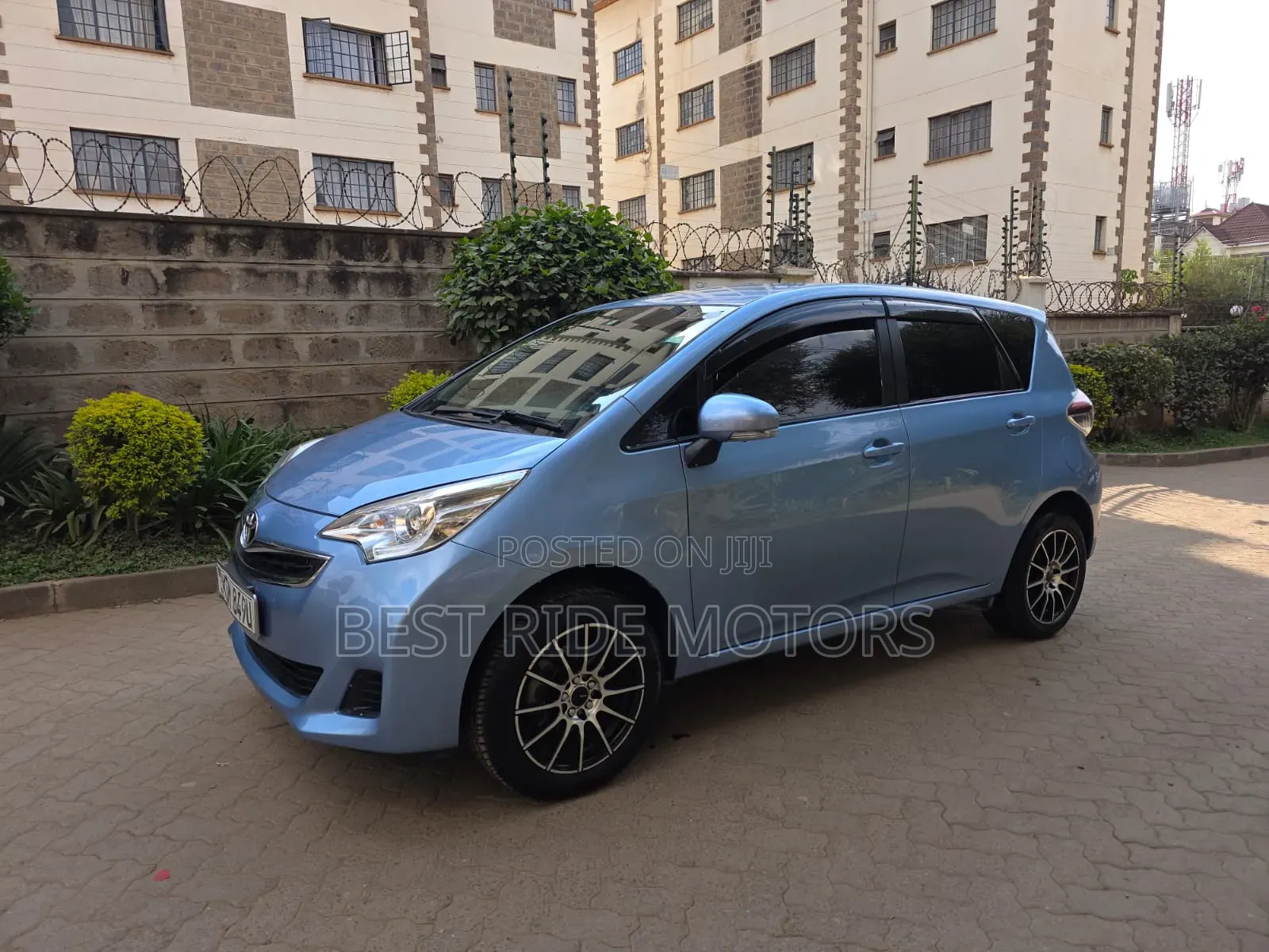 Toyota Ractis 1.3 FWD 2016 Blue