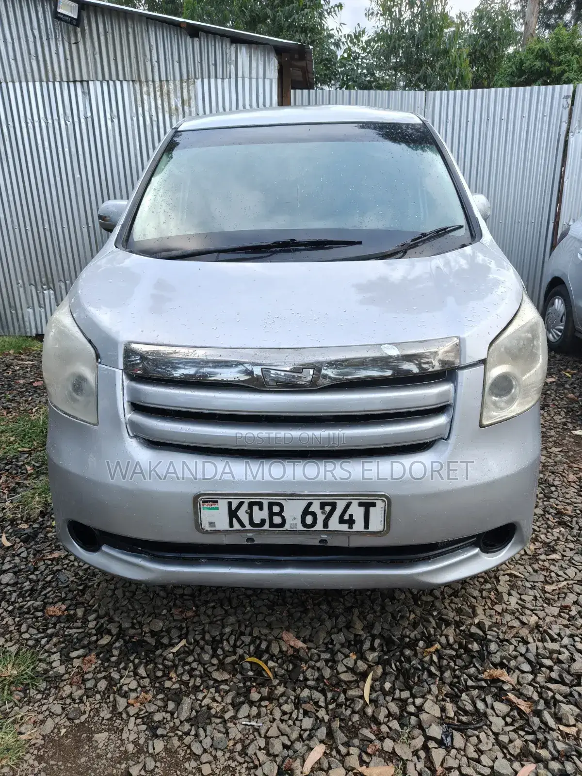 Toyota Noah 2009 Silver
