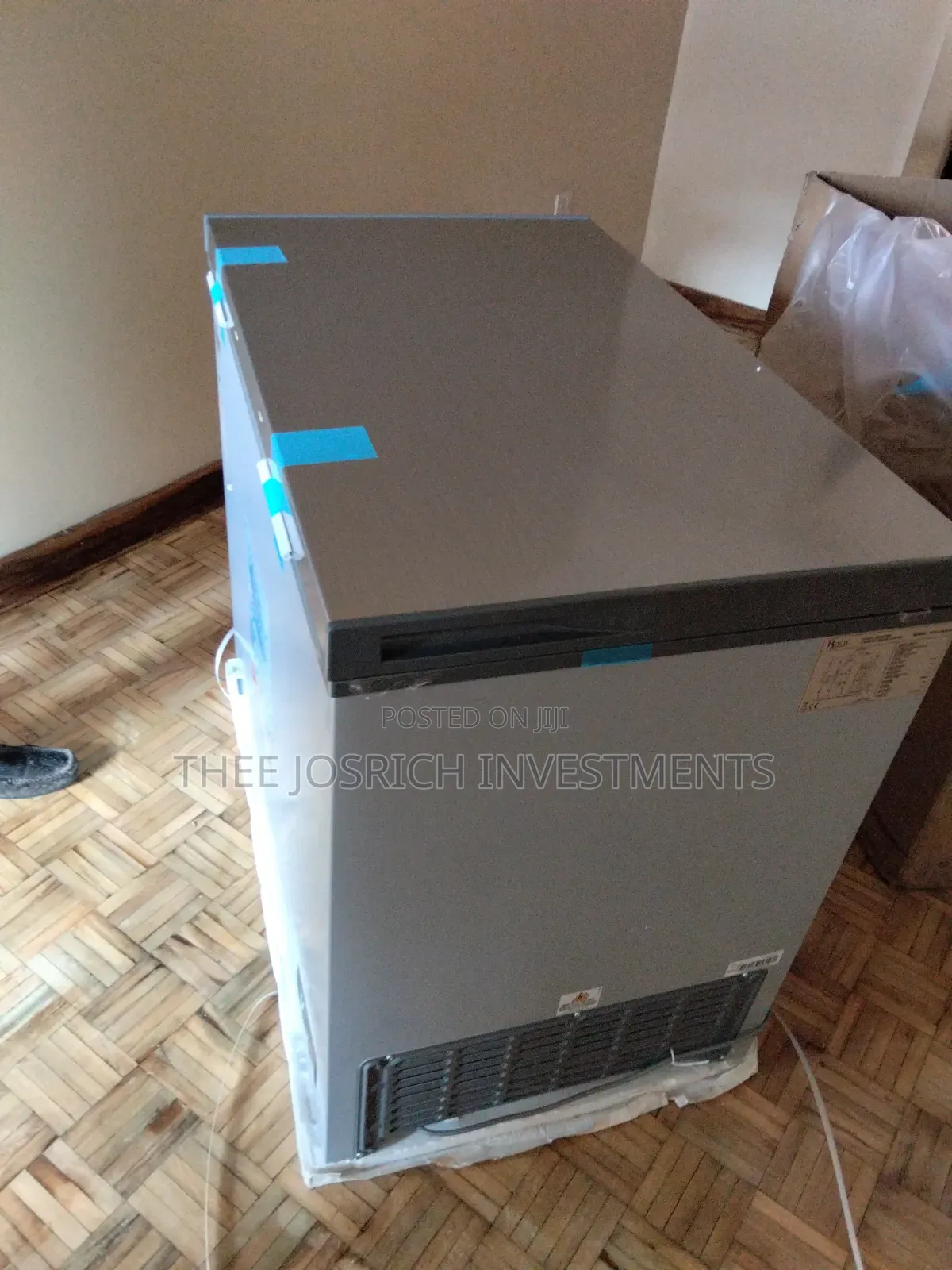 Roch Chest Freezer RCF 200KB (145 Litres)