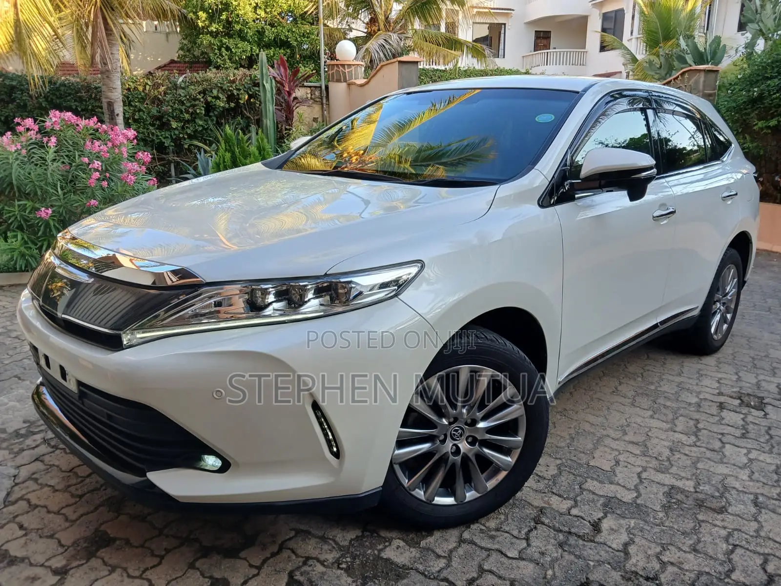 Toyota Harrier 2.0 2019 White