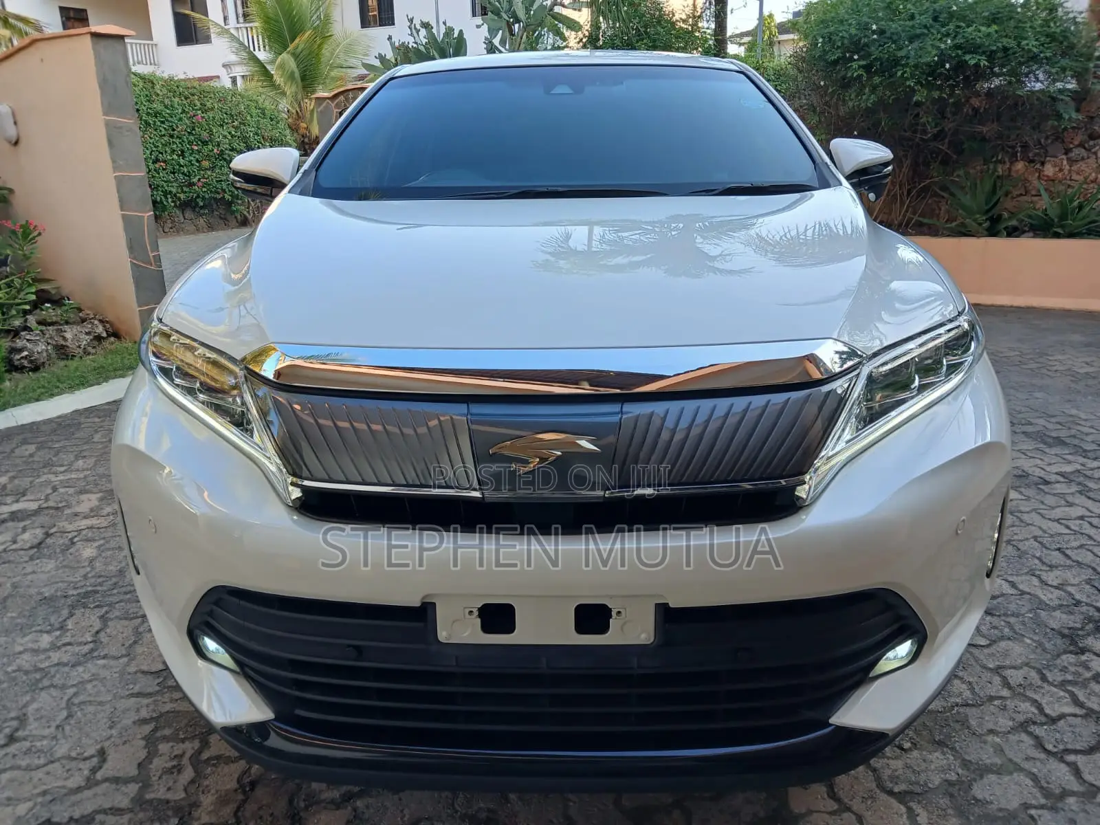 Toyota Harrier 2.0 2019 White