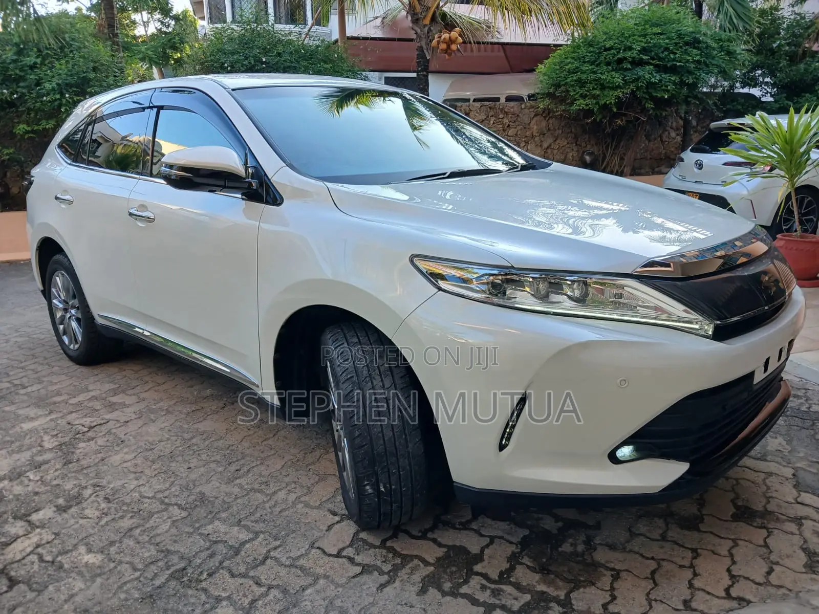 Toyota Harrier 2.0 2019 White