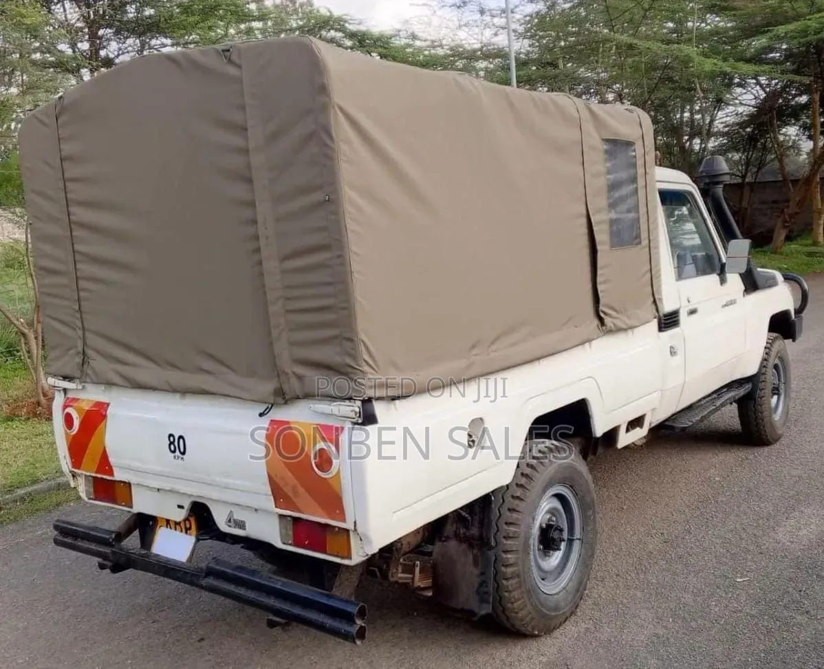 Toyota Land Cruiser 2011 White