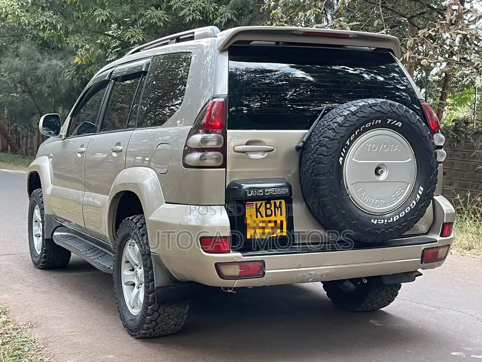 Toyota Land Cruiser Prado 2005 Gold