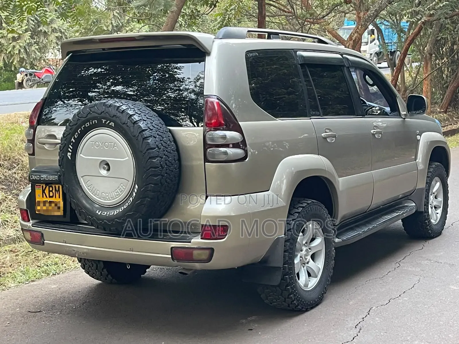 Toyota Land Cruiser Prado 2005 Gold