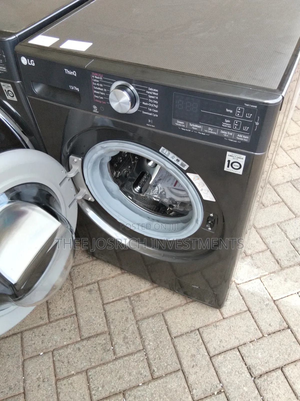 LG Washing Machine 13/7 Kg Wash and Dry