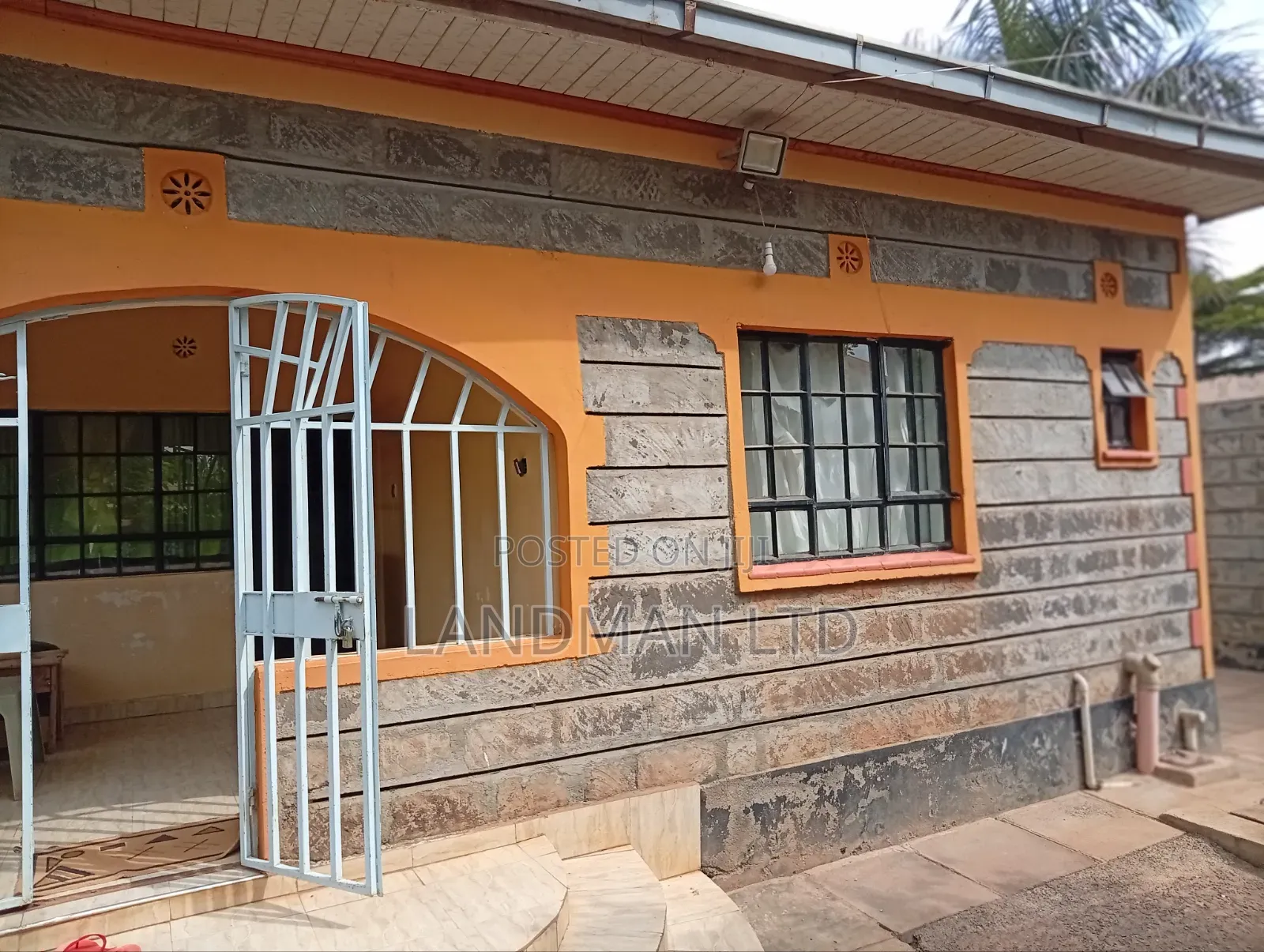 4bdrm Bungalow in 20Th Avenue Estate for sale