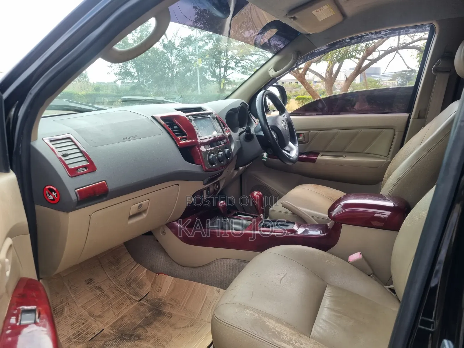 Toyota Hilux 2011 Black