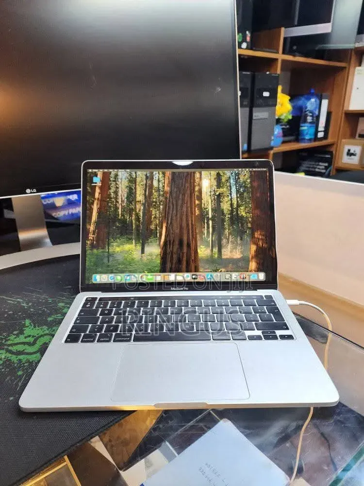 Laptop Apple MacBook Pro 2020 16GB Intel Core i7 SSD 1T