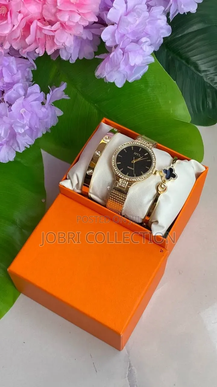 Girlfriend's Day Watch With Bracelet Gift Package