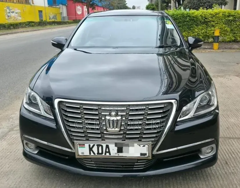 Toyota Crown 2013 Black