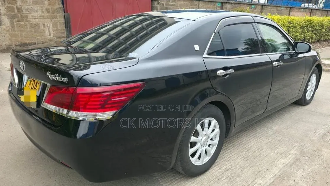 Toyota Crown 2013 Black