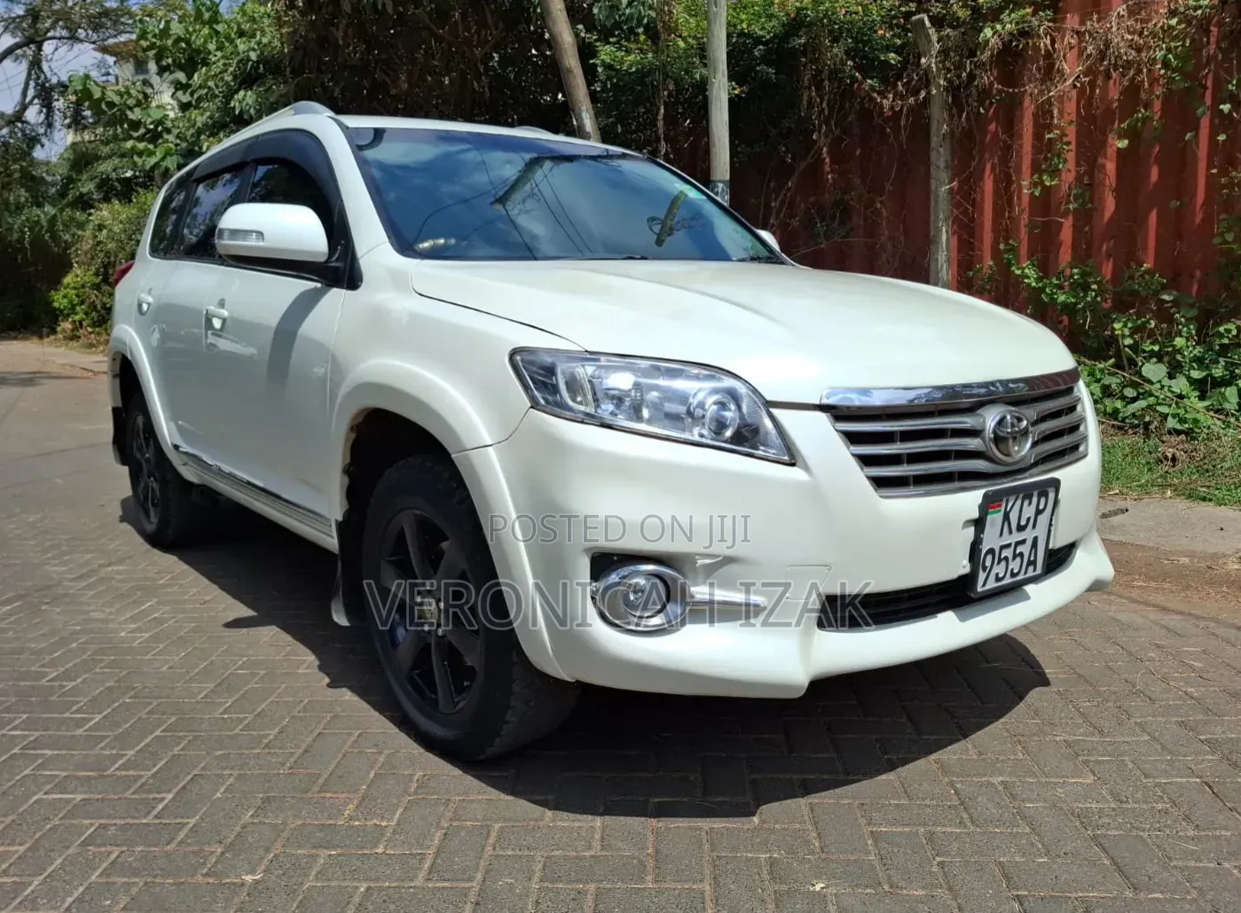 Toyota Vanguard 2010 White